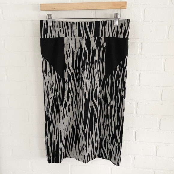 BCBGeneration Pencil Skirt Mobwife Animal print Zebra Y2K Stretch Black Gray L - Picture 1 of 9